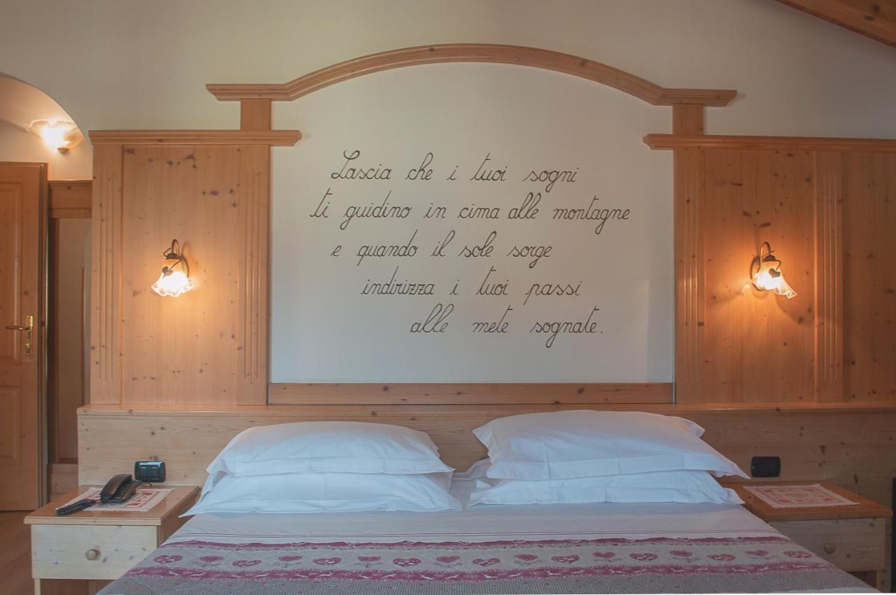 מדונה די קמפיליו Hotel Garni Sant'Antonio Con Spa מראה חיצוני תמונה