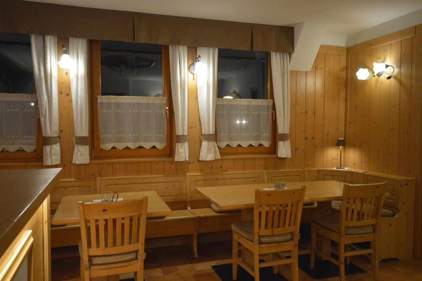 מדונה די קמפיליו Hotel Garni Sant'Antonio Con Spa מראה חיצוני תמונה