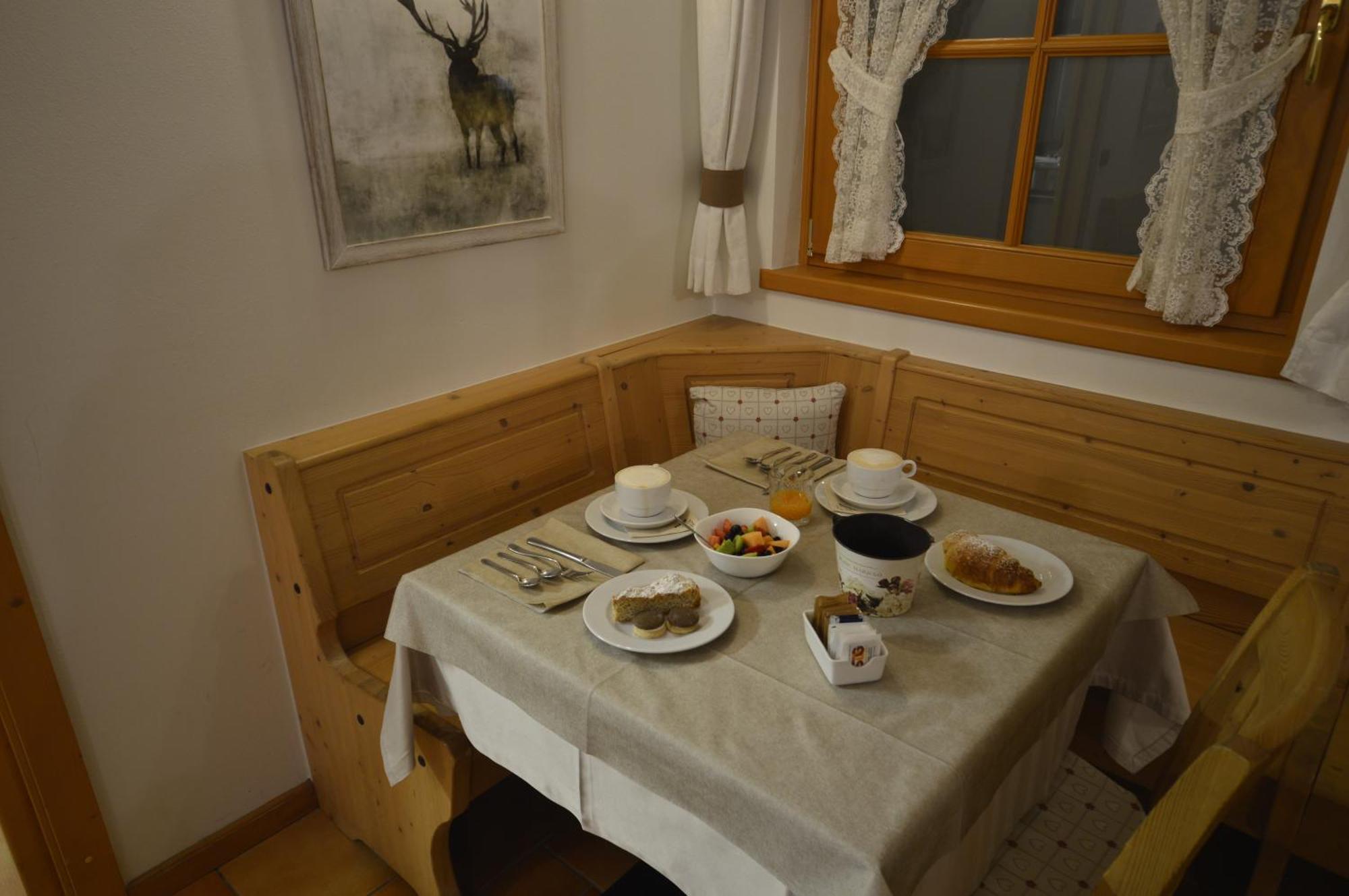 מדונה די קמפיליו Hotel Garni Sant'Antonio Con Spa מראה חיצוני תמונה