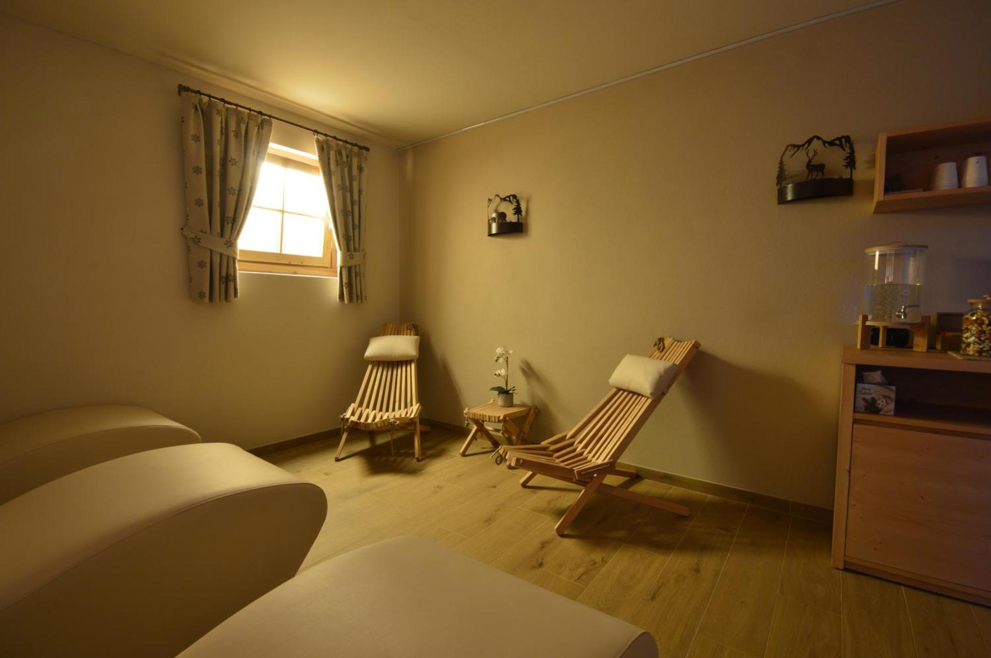 מדונה די קמפיליו Hotel Garni Sant'Antonio Con Spa מראה חיצוני תמונה