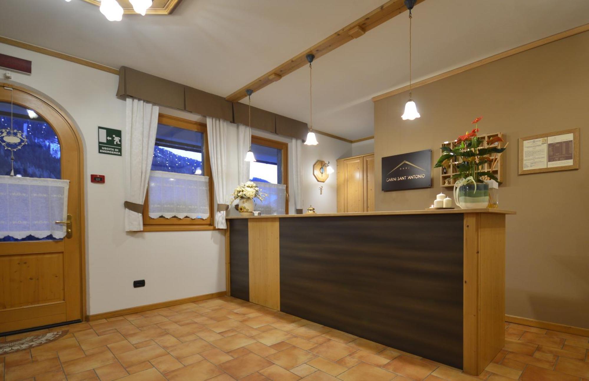 מדונה די קמפיליו Hotel Garni Sant'Antonio Con Spa מראה חיצוני תמונה