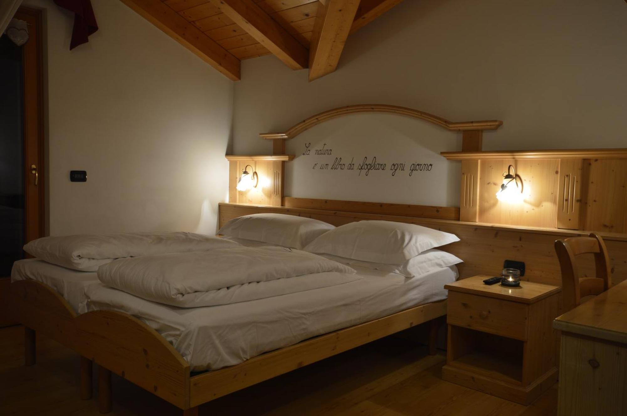 מדונה די קמפיליו Hotel Garni Sant'Antonio Con Spa מראה חיצוני תמונה