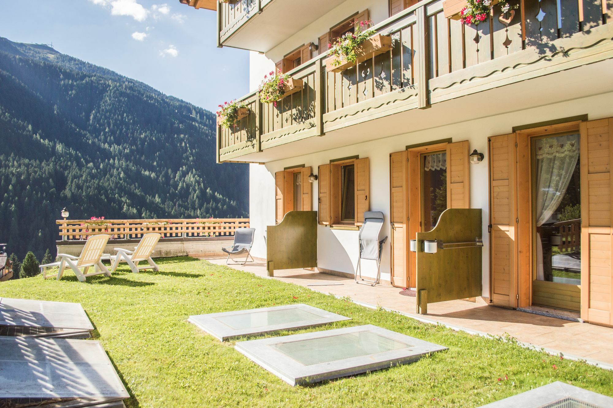 מדונה די קמפיליו Hotel Garni Sant'Antonio Con Spa מראה חיצוני תמונה